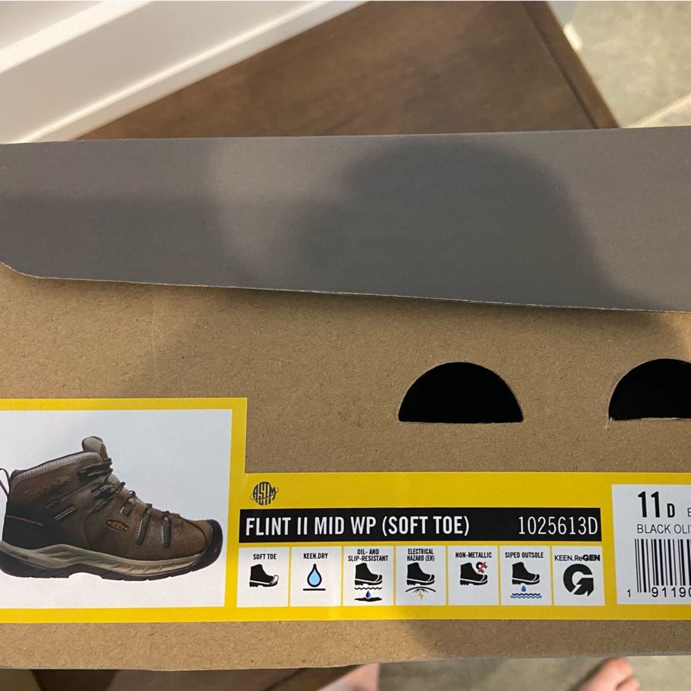 Mens Keen Boots Size 11